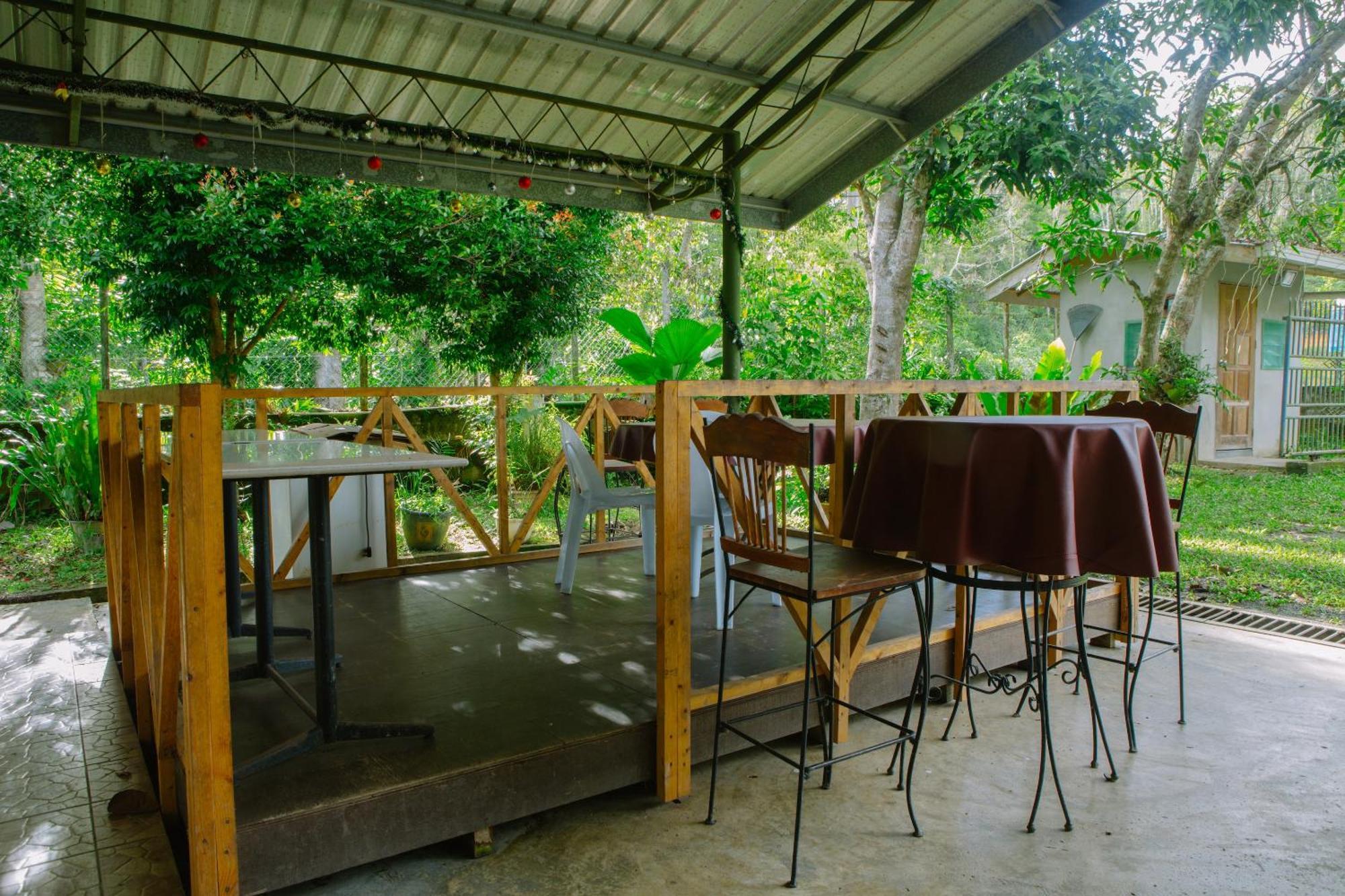 Oyo 90037 The 7 Lodge Tambunan Zewnętrze zdjęcie